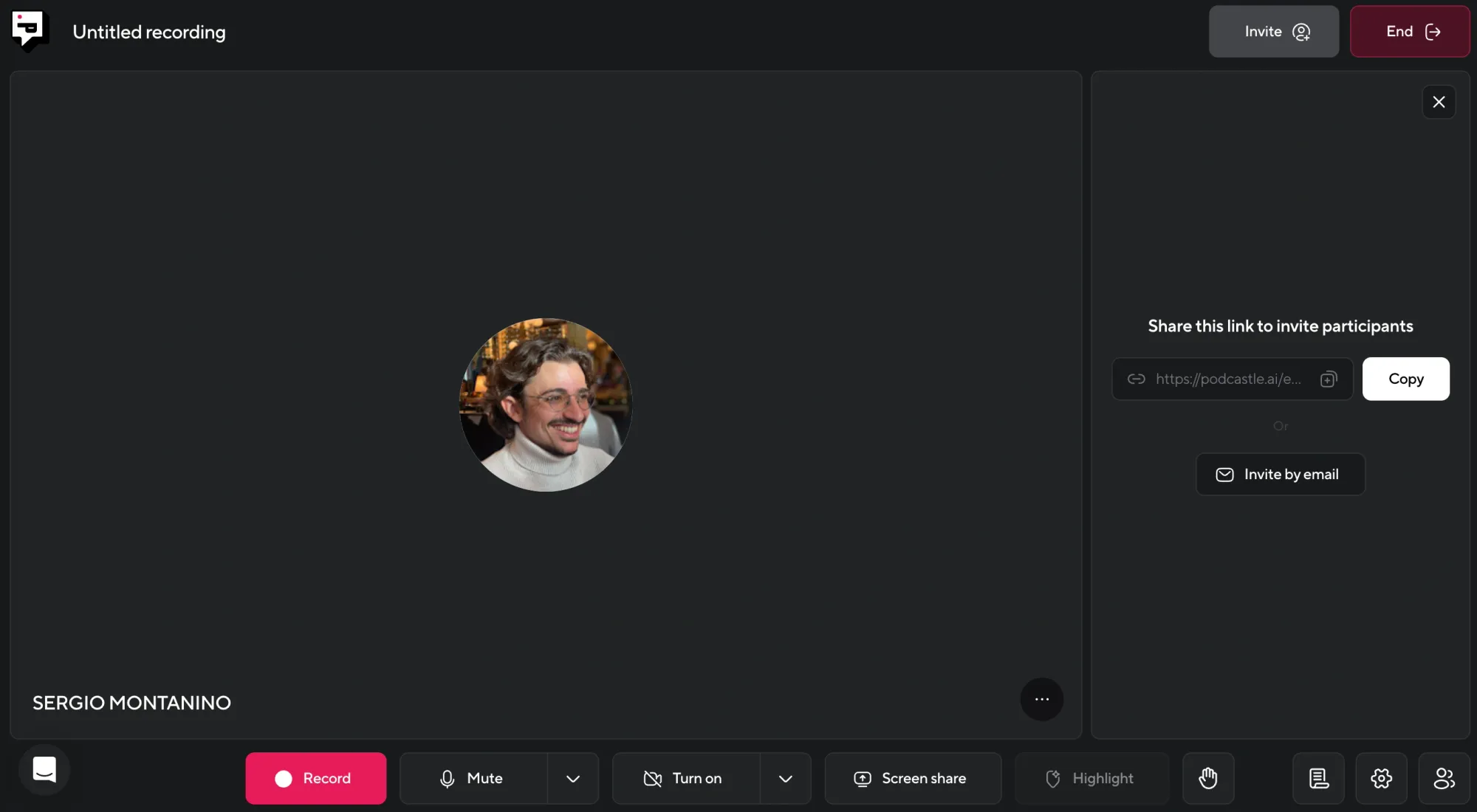 Inside Podcastle’s recording studio with host preview, recording controls, and option to invite guests by link or email.